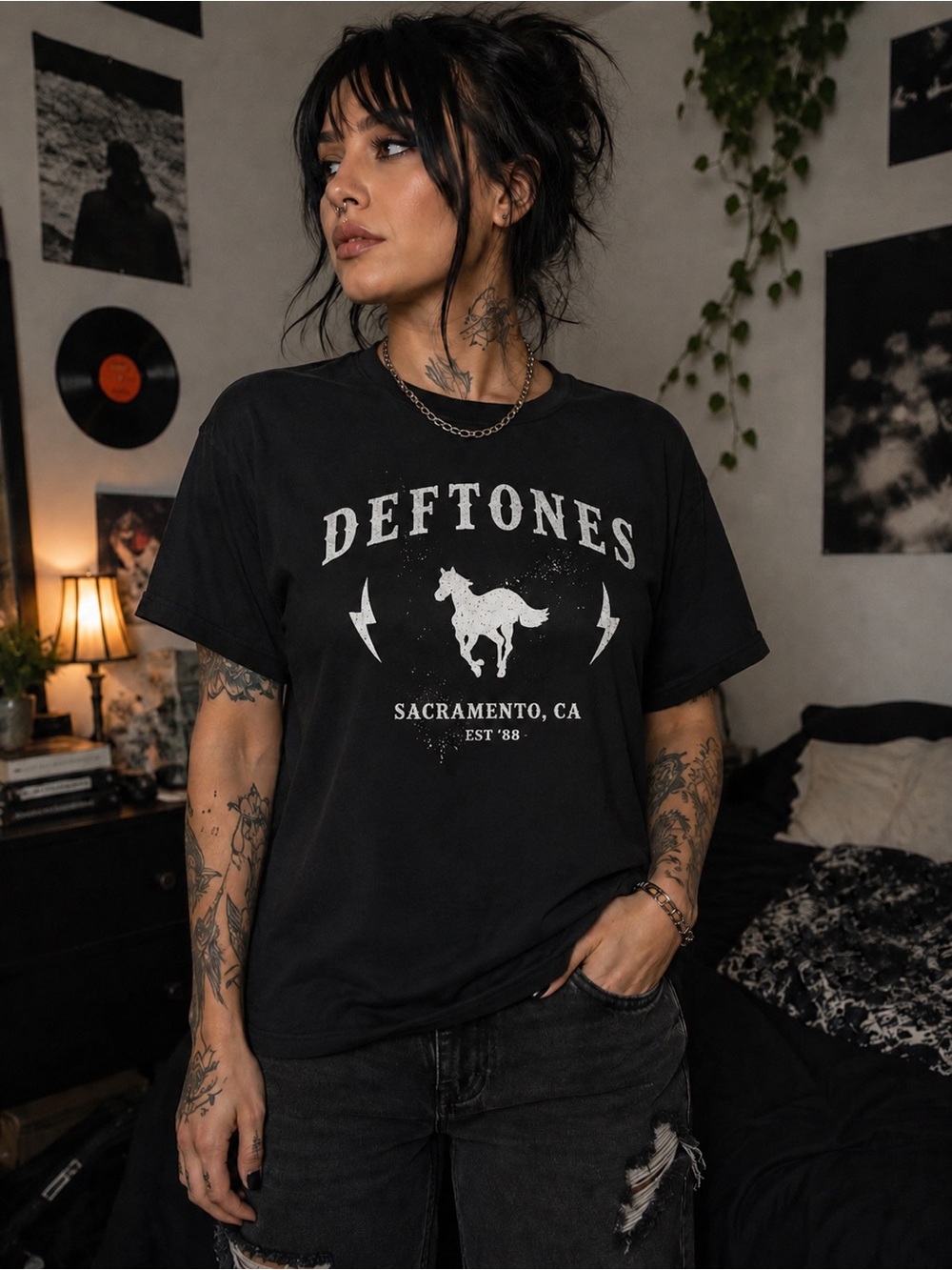 Deftones Sacramento CA Graphic Band T-Shirt | Size Large | 100% Cotton